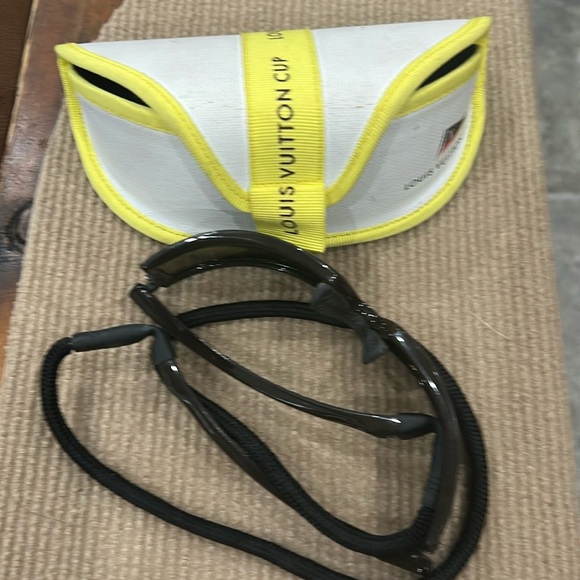 Louis Vuitton 2000 Cup Limited Edition sunglasses - Picture 8 of 9